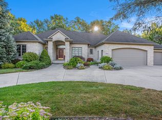 8826 Cedar Lake Dr, Jenison, MI 49428