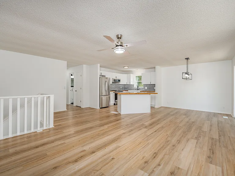 4521 E Norwood Ct — Photo 2