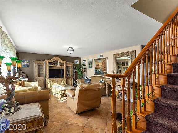 4th image of 3388 Kensbrook St