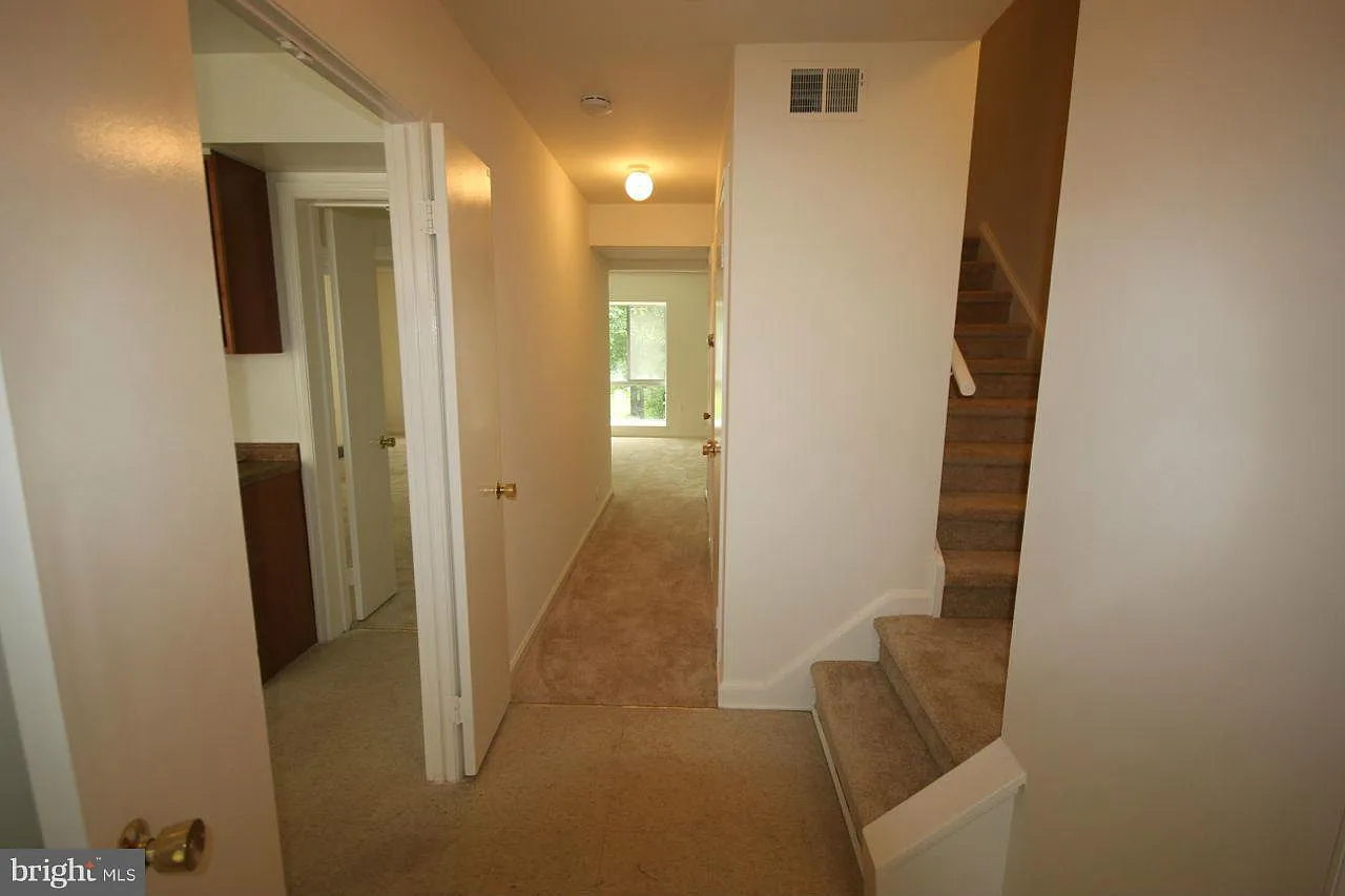 3 bed, 2.5 bath, 1610 sqft, $2,700 — Photo 3