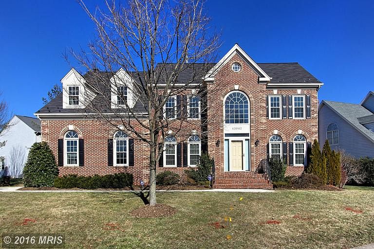 1st image of 43942 Glenhazel Dr
