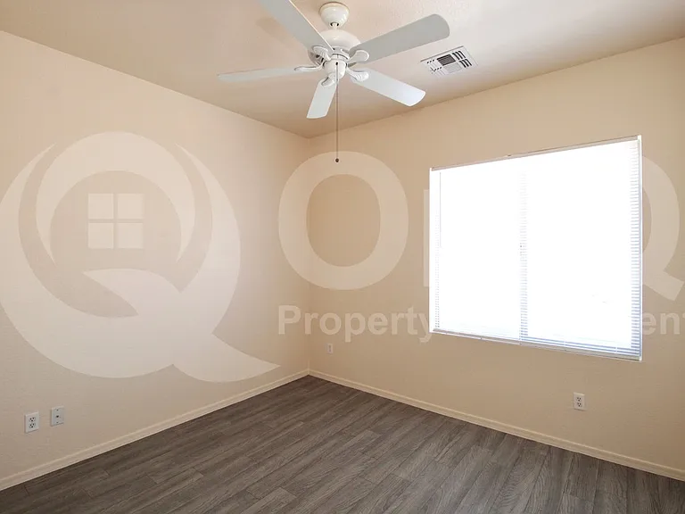 9120 W Hubbell St — Photo 17