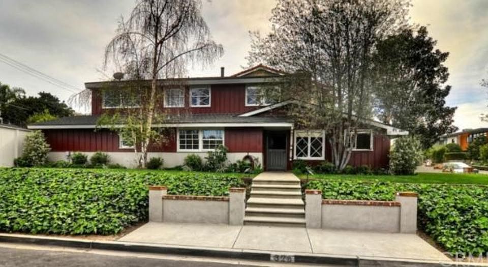 1st image of 328 Fullerton Ave