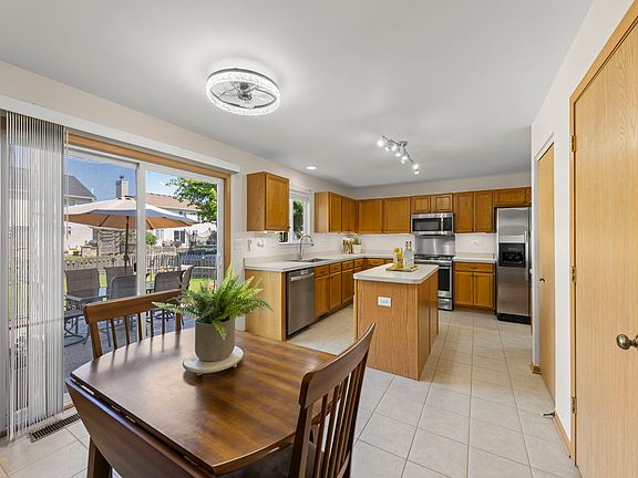 2nd image of 2285 Stacy Cir