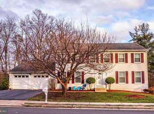 123 Applegate Dr, Sterling, VA 20164