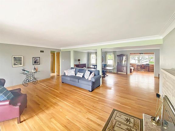 3rd image of 6411 Clifton Ave