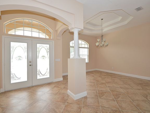 4th image of 74 Burbank Dr
