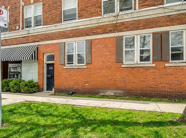 1701 Wyandotte St E #630 — Photo 2