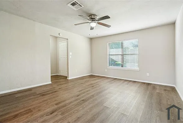 12225 SW 14th St — Photo 2