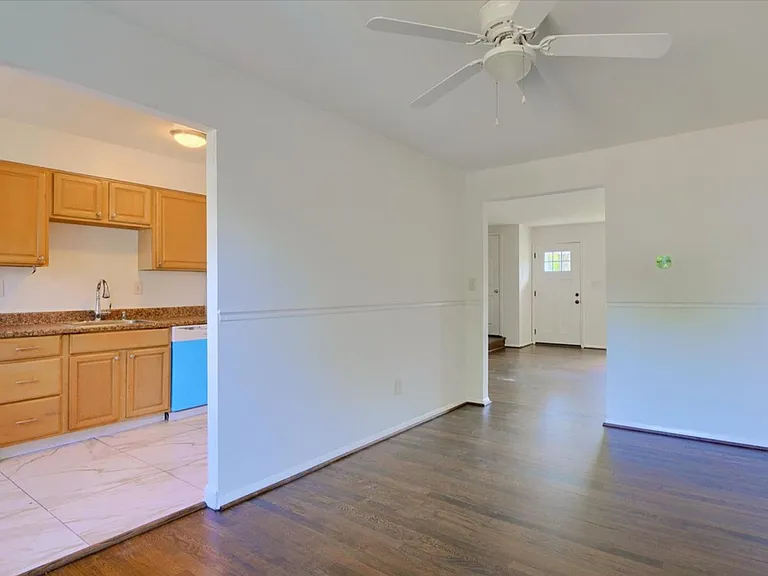8431 Harris Ave — Photo 3