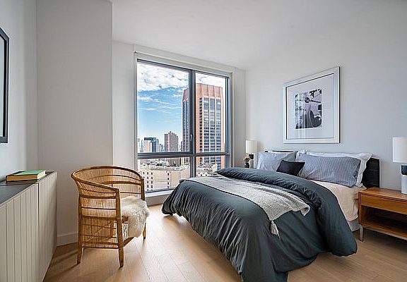 5th image of 160 Madison Ave APT 35E