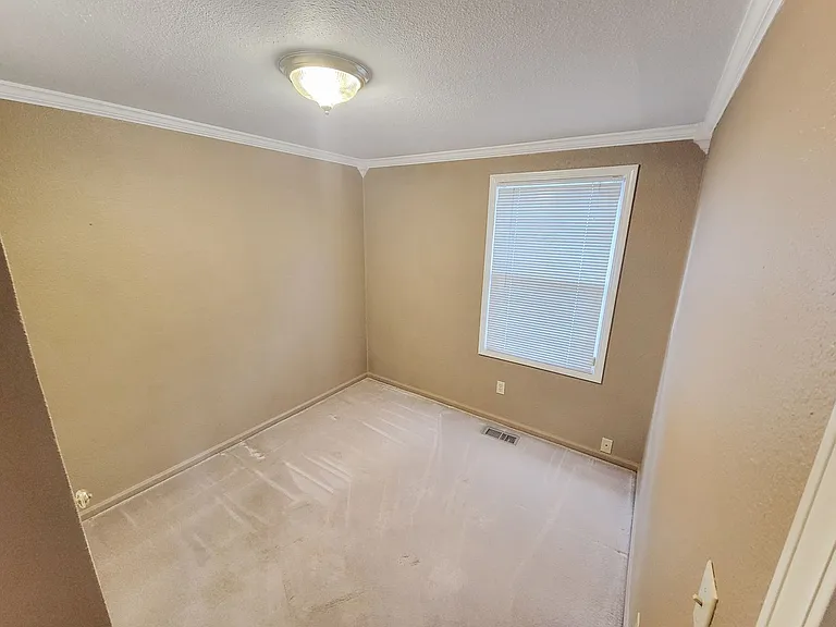 1208 Juniper St — Photo 6