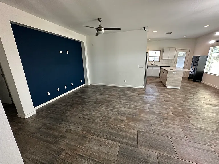 433 Beech Tree Dr — Photo 3