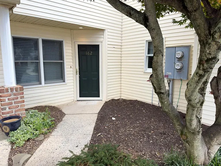 162 Lindfield Cir — Photo 4