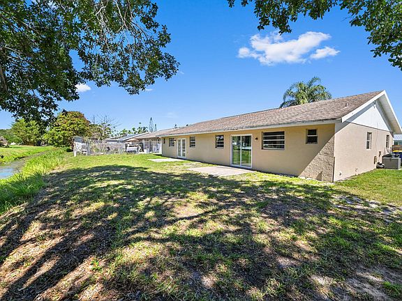 2nd image of 4550 SE Salvatori Road
