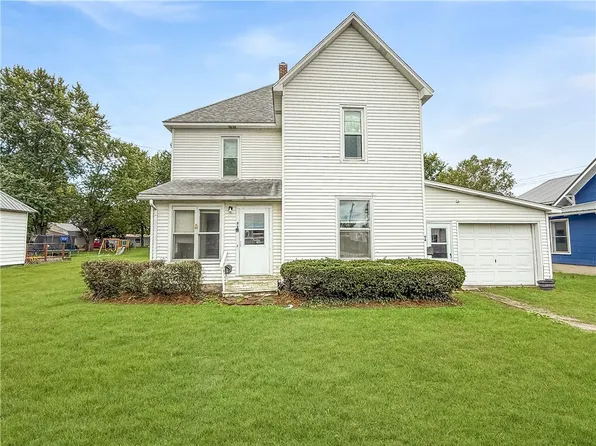 9 W Florida Ave, Casey, IL 62420