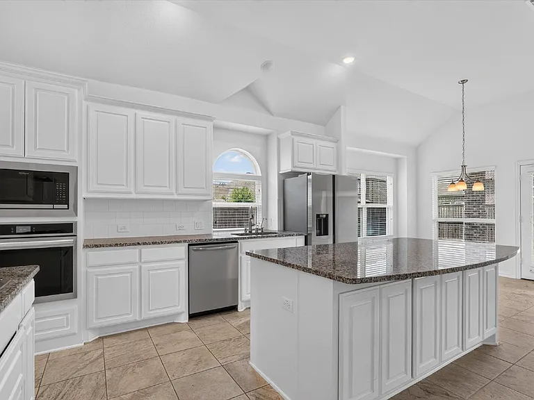 4300 Canadian River Dr — Photo 3