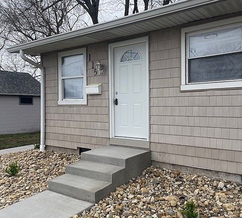 2nd image of 115 6th St W #115