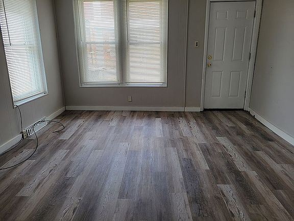 4th image of 910 N Refwal St