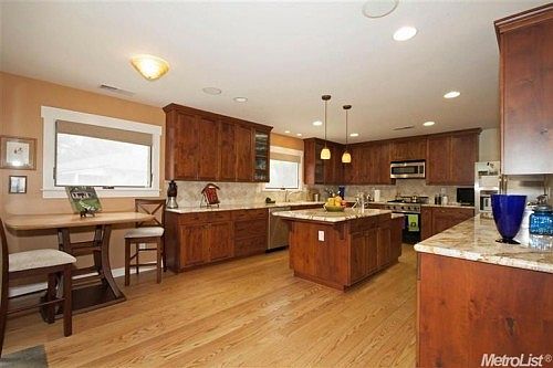 5th image of 1921 Rockwood Dr