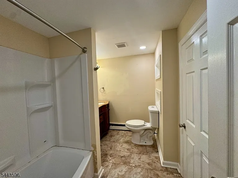 41 W Main St — Photo 16