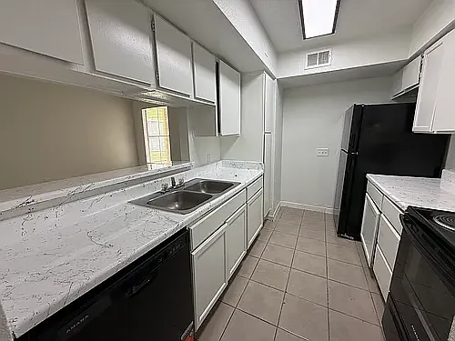 Villa Nueva Apartments — Photo 38