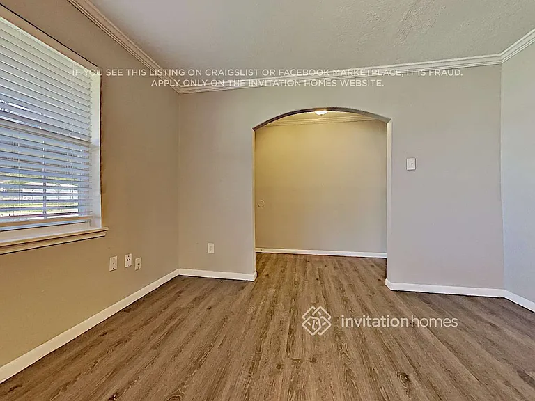 2705 Coy Dr — Photo 4