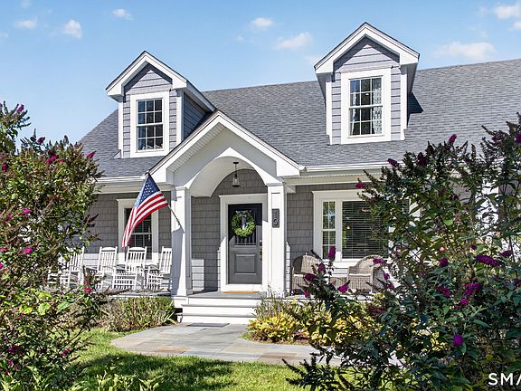 2nd image of 10 Meadowbrook Lane