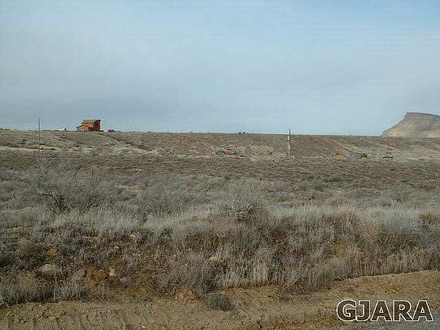 2nd image of 601 39th Rd