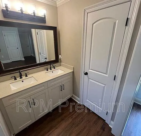 13235 Country Park Ave — Photo 25