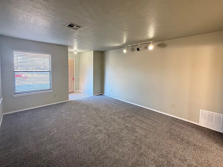 242 Barrett Pl — Photo 6