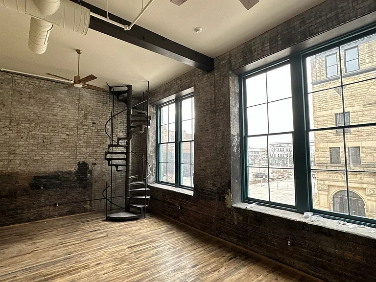 725 Jefferson Ave #201 — Photo 1