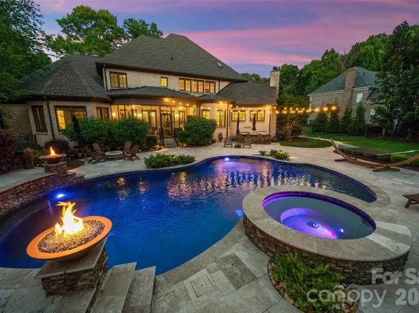 8905 Whirlaway Ln, Waxhaw, NC 28173