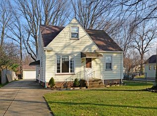 4495 Selhurst Rd, North Olmsted, OH