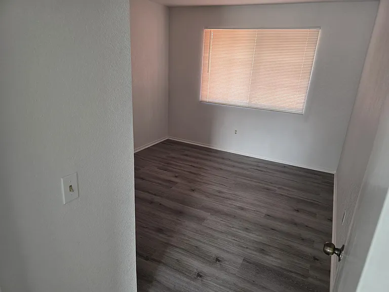5550 Traffic Way #7 — Photo 11