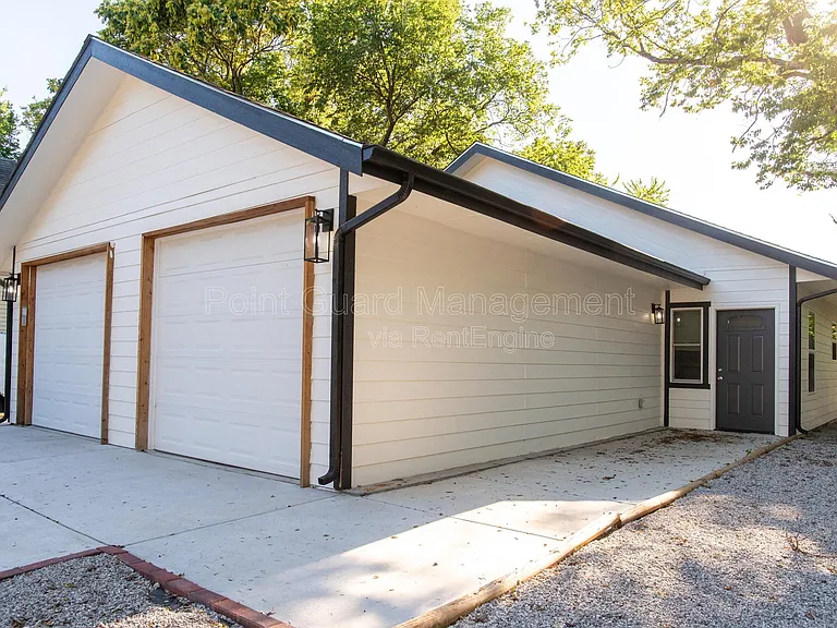 315 S Green St — Photo 18