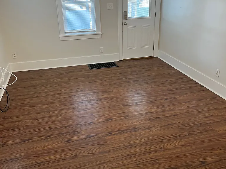 457 Rosslyn Ave #1 — Photo 2