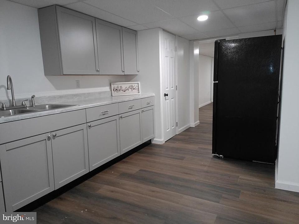 1st image of 1124 W Main St #1