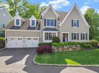 91 Cardinal Ln #91, Stamford, CT 06902