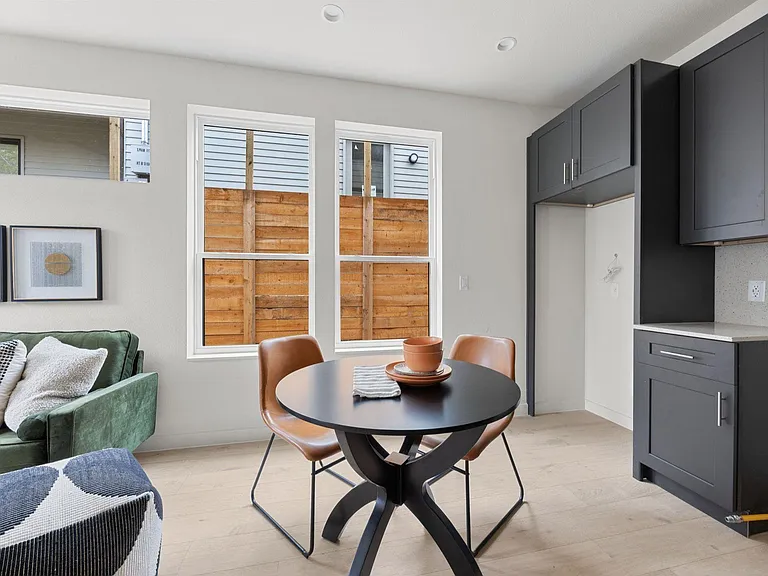 1709 Maple Ave #2B — Photo 10