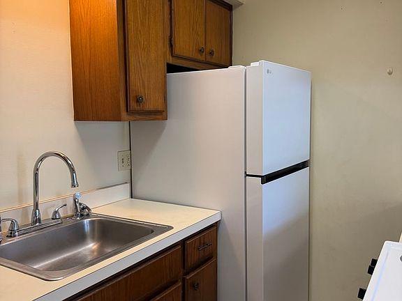3rd image of 601 Bertig St #5