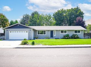 127 Orchard Way, Richland, WA 99352