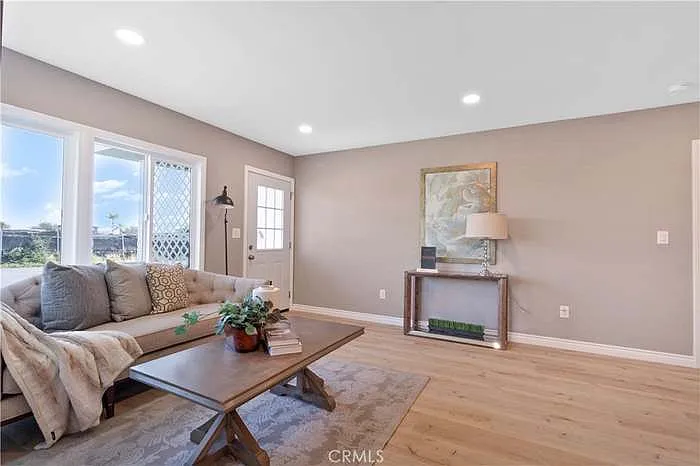 2824 W 177th St — Photo 3