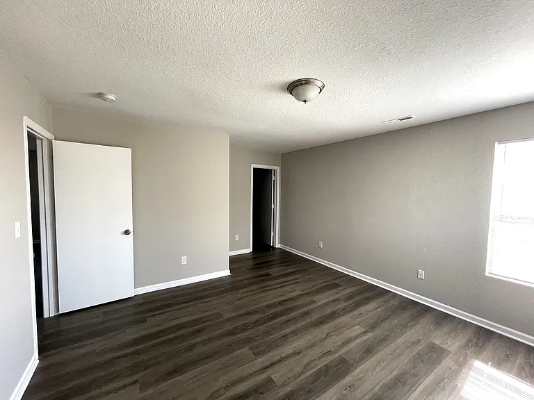 228 Whitestone Dr NE — Photo 18