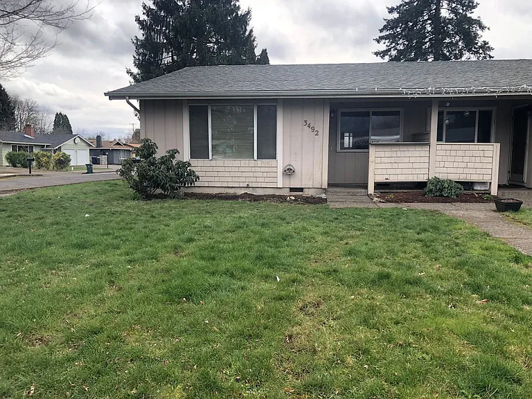 3482 & 3492 Parish St — Photo 3