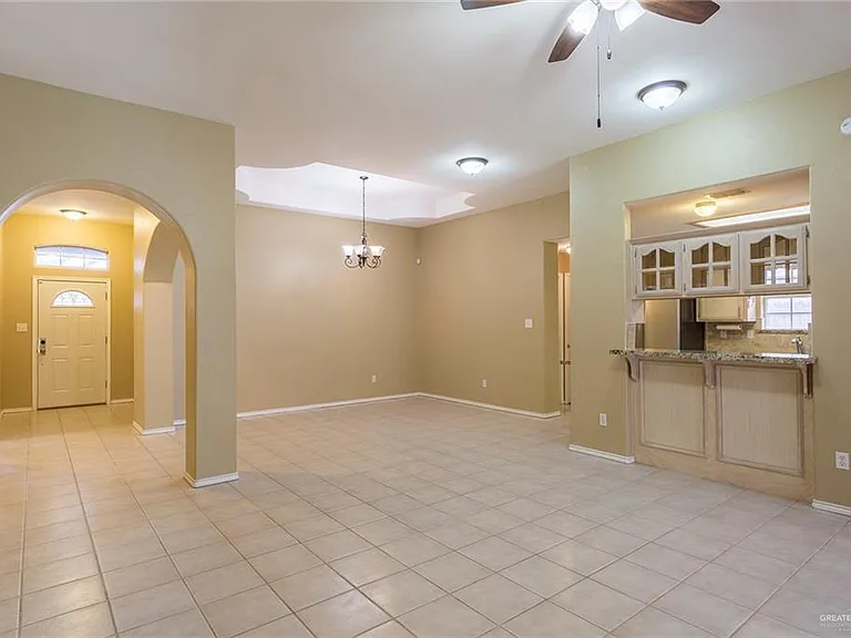 2621 Quamasia Ave — Photo 2