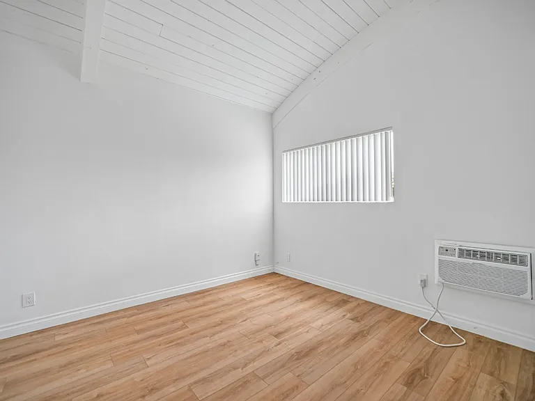 Sherman Garden Apts.. Gorgeous Newly Remodeled Apartments!! CALL NOW! — Photo 45