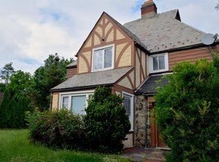 16 Polo Rd, Great Neck, NY 11023