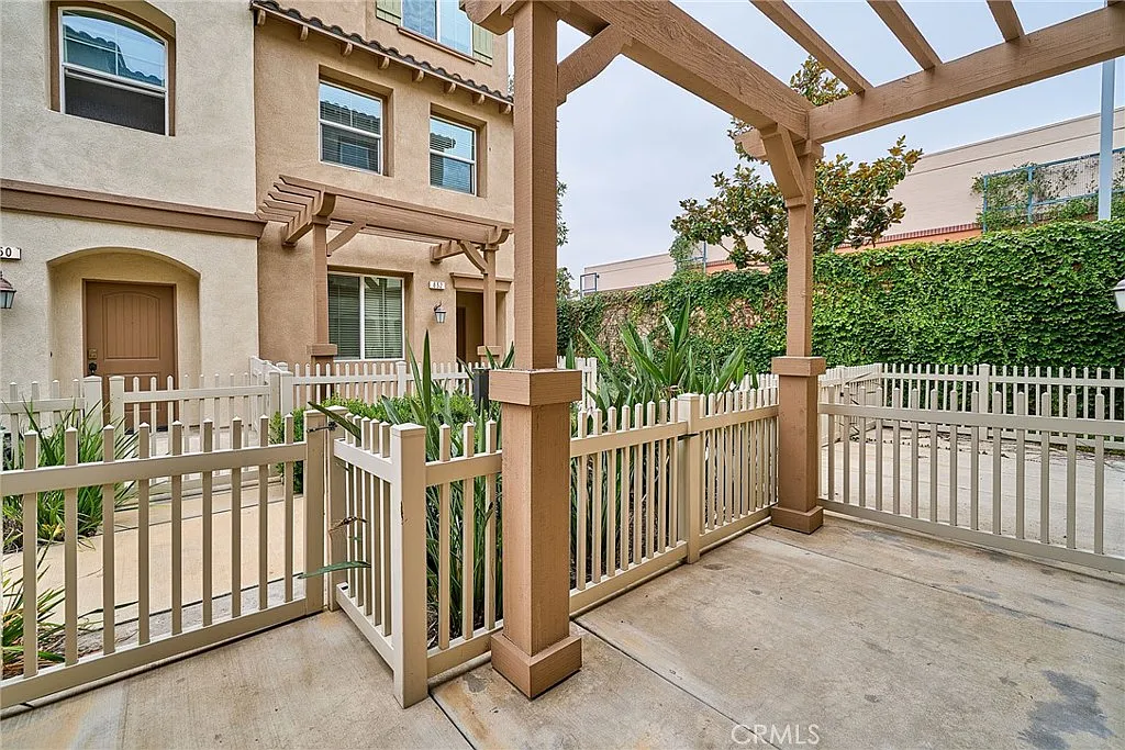4 bed, 1685 sqft, $3,600 — Photo 4