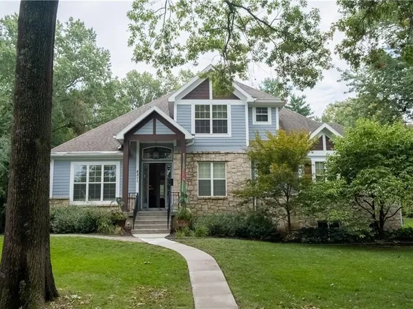 8311 Meadow Ln, Leawood, KS 66206